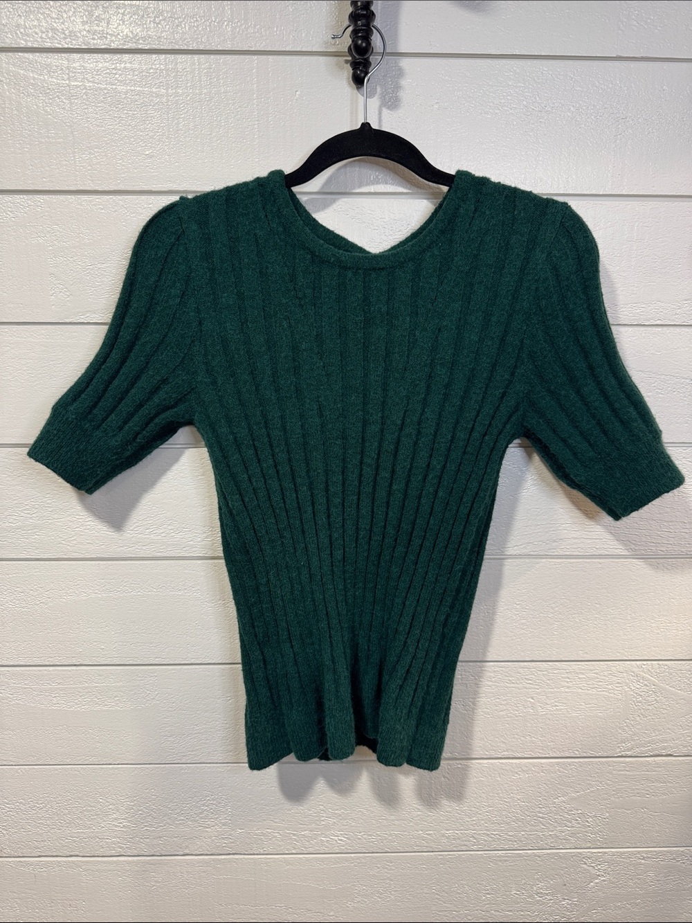 Les SEREIN- Women's Short-Sleeve Ribbed Sweater - Dark Emerald Green